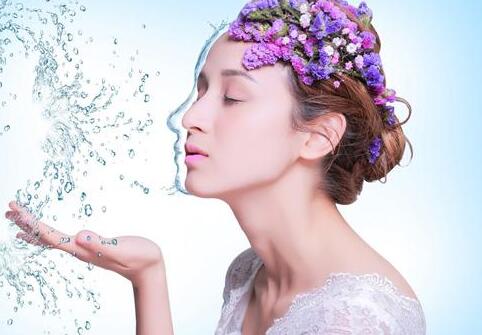 喷雾和化妆保湿水有什么区别？你用对了吗