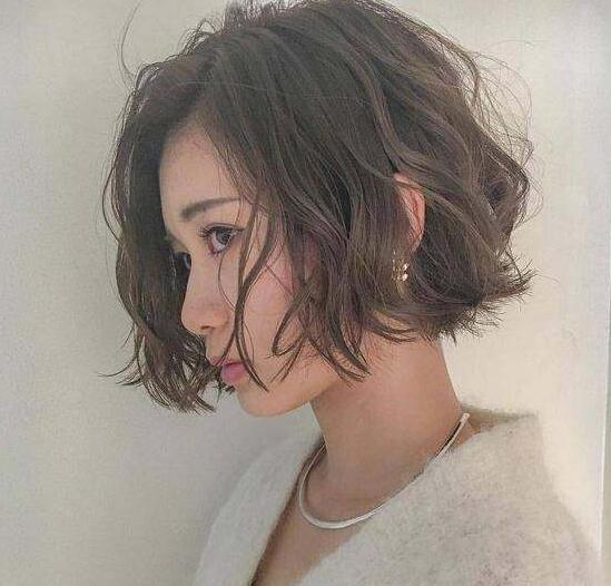 脸大很烦恼？快来看看哪些发型真正显脸小！