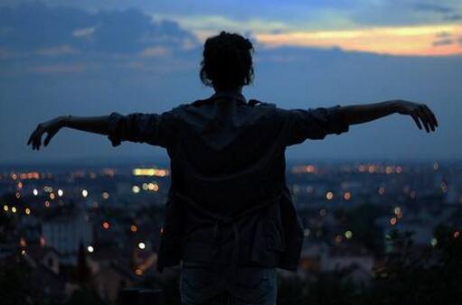 催泪！清风挽心诉旧尘，盛知夏的葬礼