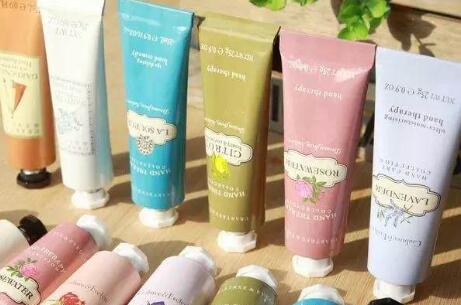 护手霜和润手霜有什么区别？护手霜和面霜的区别？你用对了吗