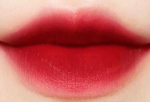 口红哑光和滋润的区别
