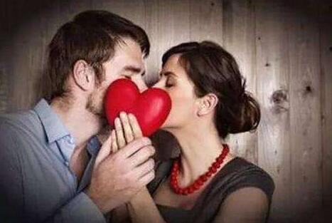 为什么不要吻男生脖子？原来情侣“种草莓”也有危害