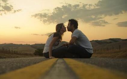 你知道遇见一个合适并且长久的人有多难吗?