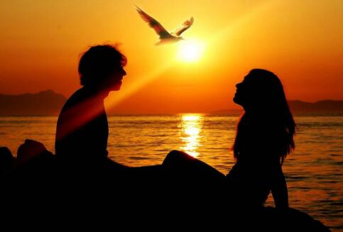 双鱼座男生性格爱情观，双鱼男越喜欢就越冷淡