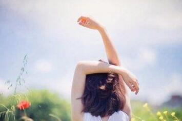 女生说好困在暗示什么？女生说困了 情商高回复