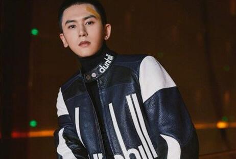 张哲瀚恋情曝光，对象是谁