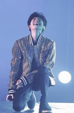 王源唱高音笑场笑翻网友，立下嘴瓢flag