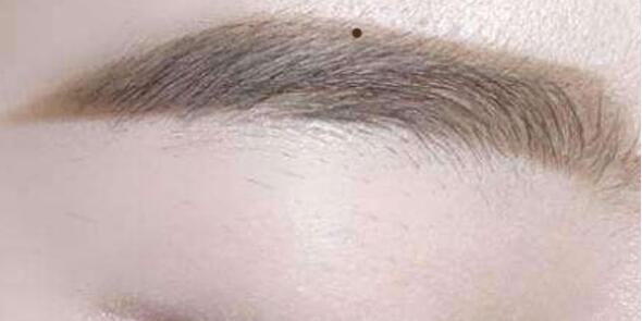 眉中长痣的女人好不好