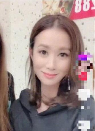 佘诗曼回应蛇精脸，自己不适合开美颜