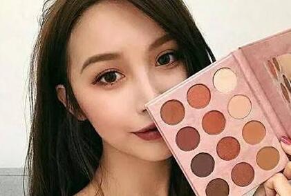 眼影画出精致美感   这些方法一定要知道