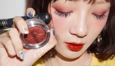 冬天适合什么颜色的腮红