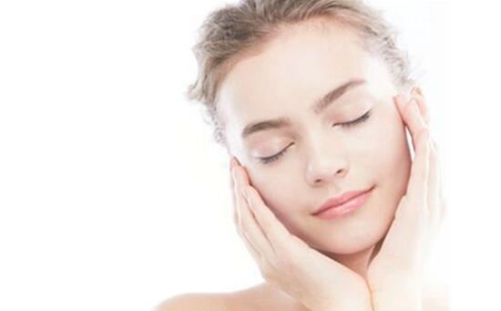 冬天化妆的正确步骤 和干燥起皮说拜拜