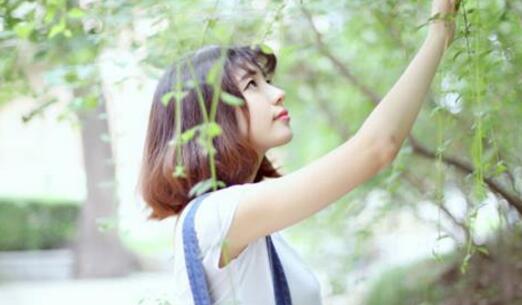 你轻点，好舒服，不要停|和一个背影美如画的女人缠绵着