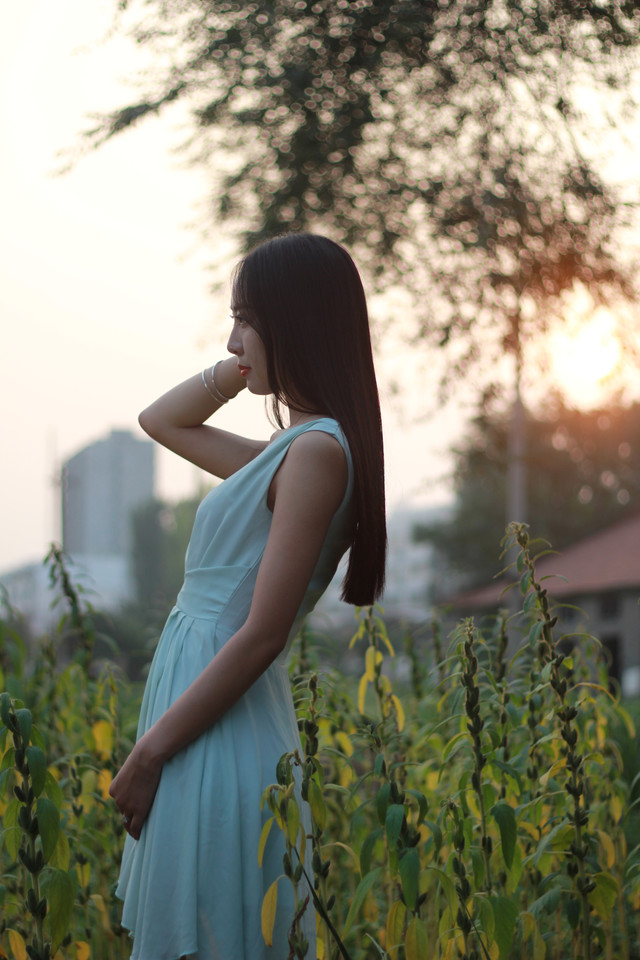 看完之后就一直流水_老板娘舒服的不断哼哼