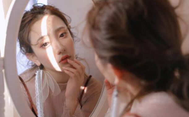 宝贝坐上来好紧动一动|大哥已经看光了自己的身体