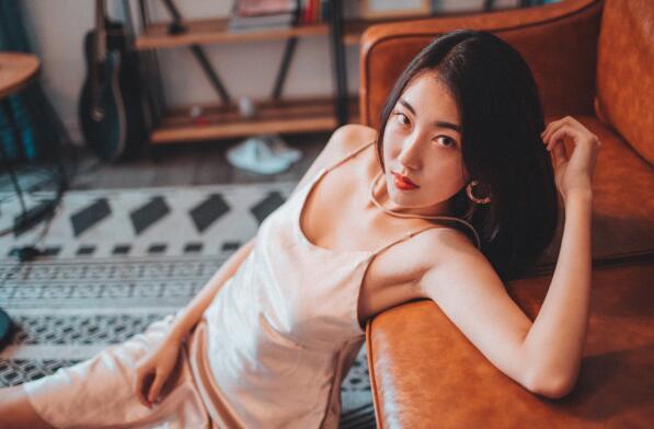 肉肉高h 看了就欲罢不能的小黄文|何杏儿自己的玉手扣弄