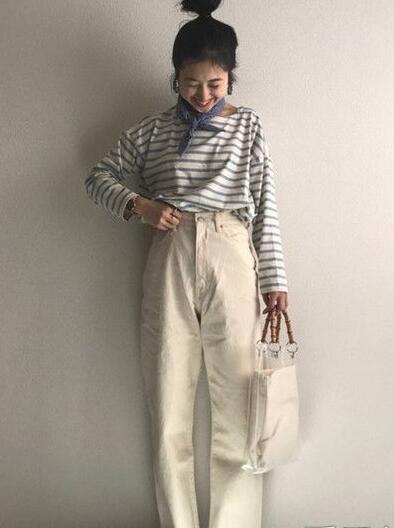 黑白条纹上衣配什么裤子好看