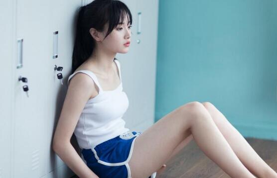 屁股抬起来,乖,别害羞 填充的满满当当