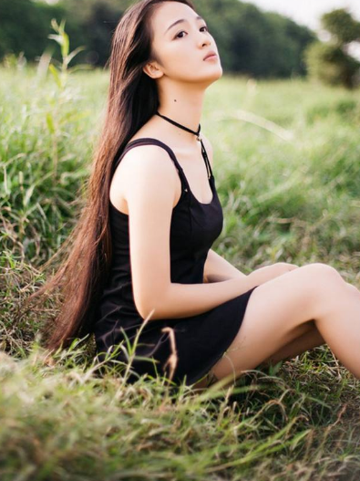 你胸真大水真多真紧  你想摸我的胸肌