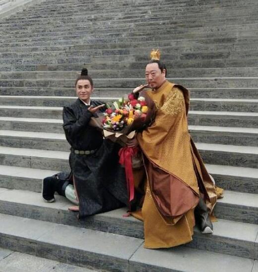 陈坤为倪大红庆生 父皇 生日快乐