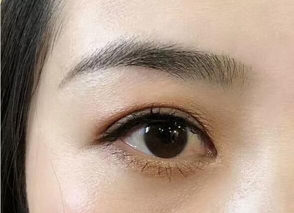 职业女性 职业妆容怎么化