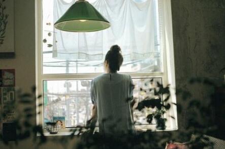 生活好累好压抑的句子 一个人撑的好累