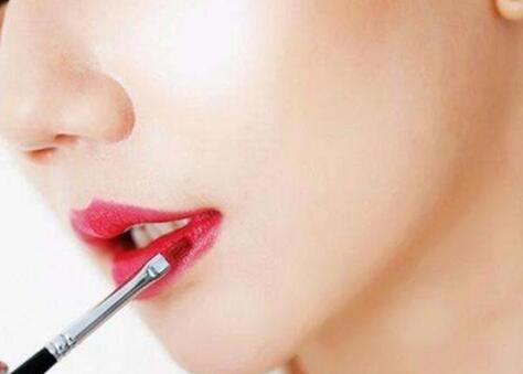 口红能用洗面奶卸吗 经常这样会色素沉着吗