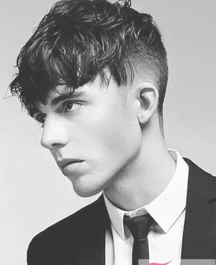 男生总是偷偷看你是什么意思