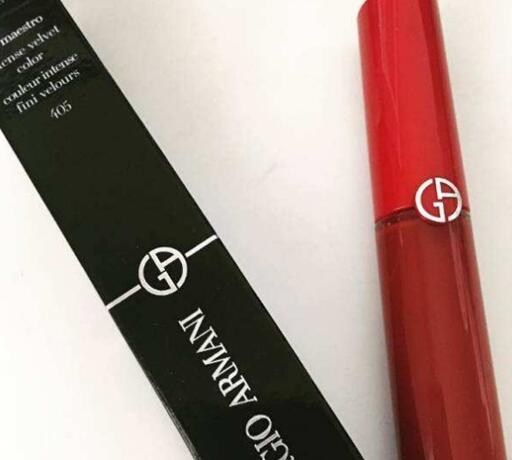 一只唇釉能用多久 大约一年左右