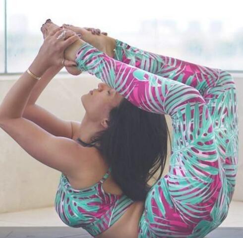 每天清晨弯一弯 轻松瘦出小蛮腰