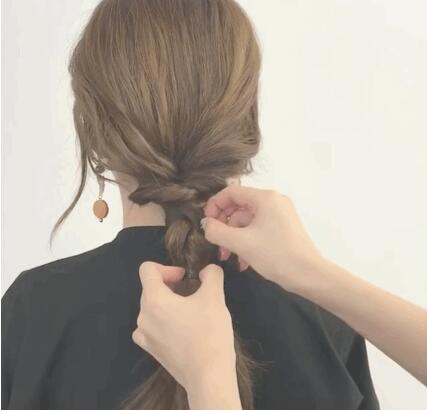 自己编的简单发型 好看气质