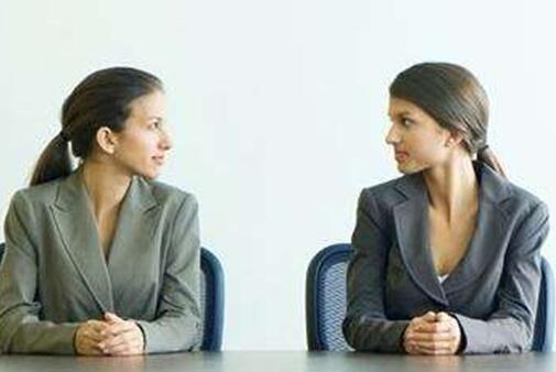 嫉妒心强的人的表现 嫉妒心强不是一件好事