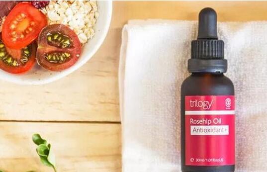 澳洲玫瑰果油使用方法 玫瑰果油的用途是比较广泛的