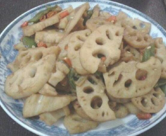 炒莲藕 先放盐还是先放醋 很多人放反了