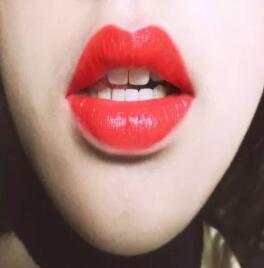 黄黑皮妹子怎么挑选口红 你得区别皮肤冷暖调