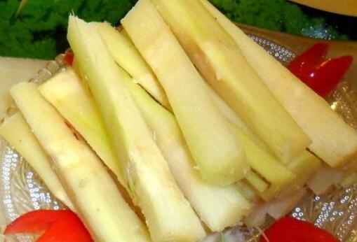 多吃甘蔗有什么好处 铁的含量居水果之首