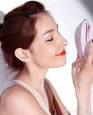 油性皮肤怎么护理 油性皮肤的正确护理方法