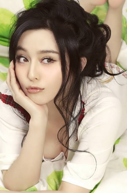 单身公寓隔音差,昨晚估计让隔壁听到了|一个赤果上半身的女人