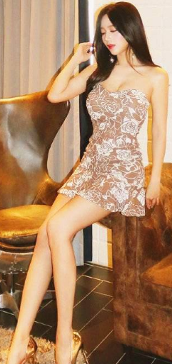 口述好大好硬满满的  忽然把我抱住，吻了下我