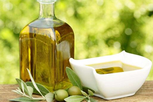 甘油的美容方法 对于干燥的肌肤有着很好的效果