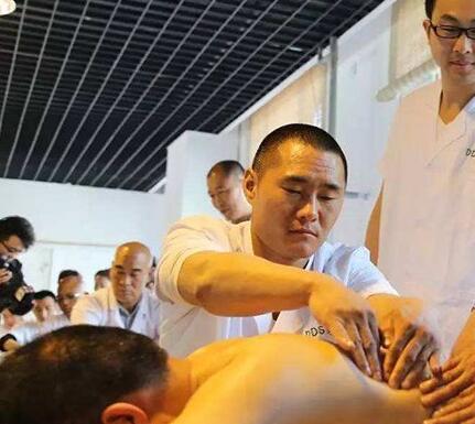 如何快速缓解四肢麻木呢