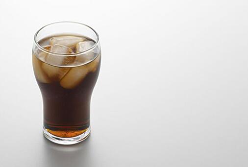 喝酒心跳加速怎么回事 与酒精的刺激有关