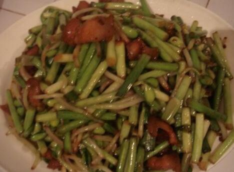 绿豆芽炒蒜苔 杀菌解毒