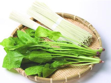 菠菜可以生吃吗 生吃不卫生
