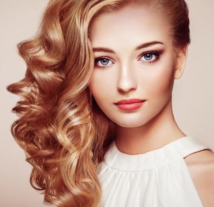 解答如何接头发上的金线 让你拥有一个良好的形象