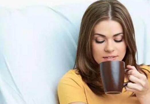 睡眠延缓女性衰老 熬夜的女生看起来就会非常憔悴