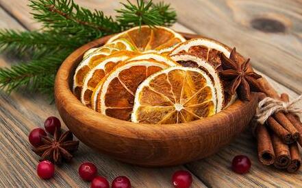 用干柠檬片泡水能补充维生素吗