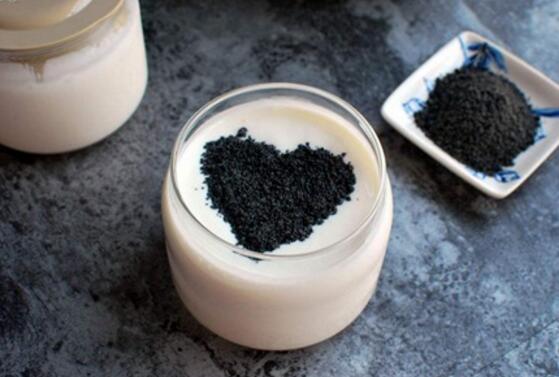 晚上失眠睡不着 吃四种食物帮助你轻松入睡