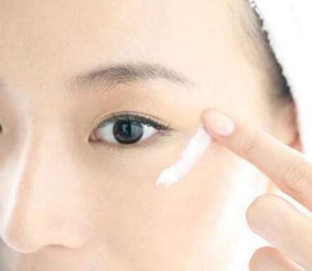 快速消除眼袋 眼袋影响大家的形象