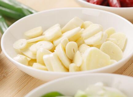 大蒜水怎么做 神奇的煮大蒜水